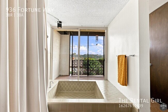 Building Photo - 936 Fortune Way