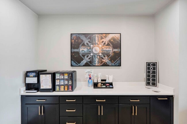 Building Photo - 601 Sand Pearl Ln