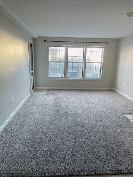 Building Photo - 22 Walden Dr