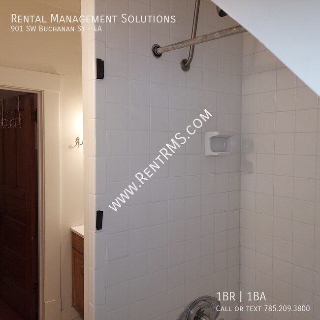 Building Photo - 901 SW Buchanan St