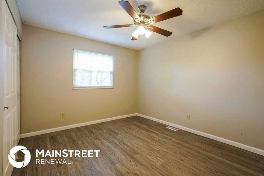 Building Photo - 2825 Dividend Park Dr