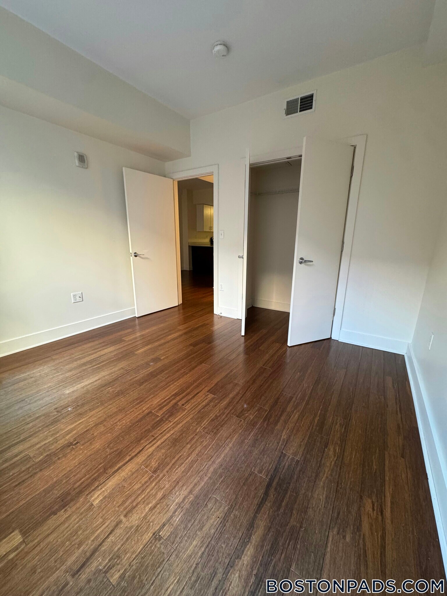 Building Photo - 8 Winter Pl