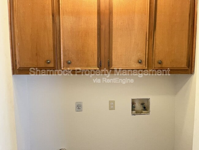 Building Photo - 214 Kettler Dr