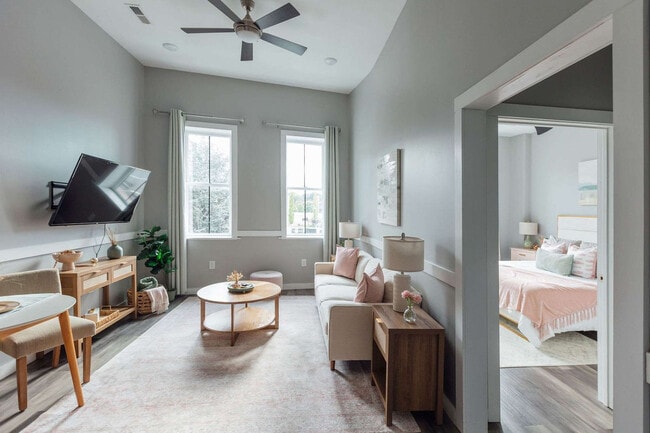 Building Photo - 117 Spring St