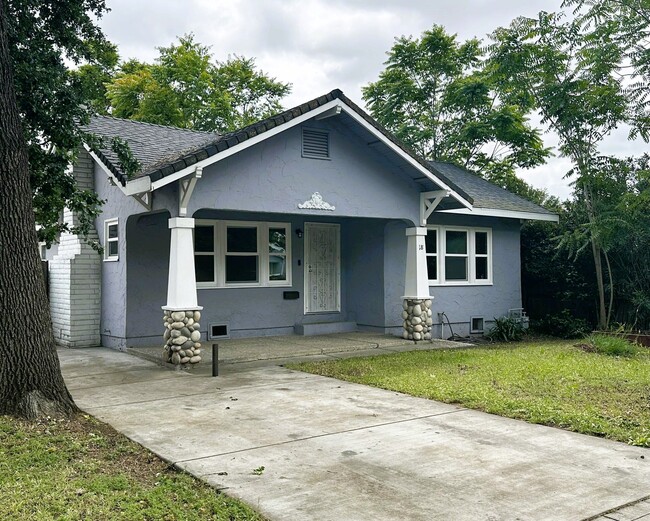 Building Photo - 18 North St