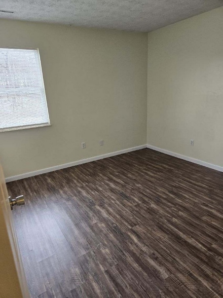 Building Photo - 1725 Watson Rd SE