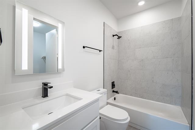 Building Photo - 4808 San Jacinto St