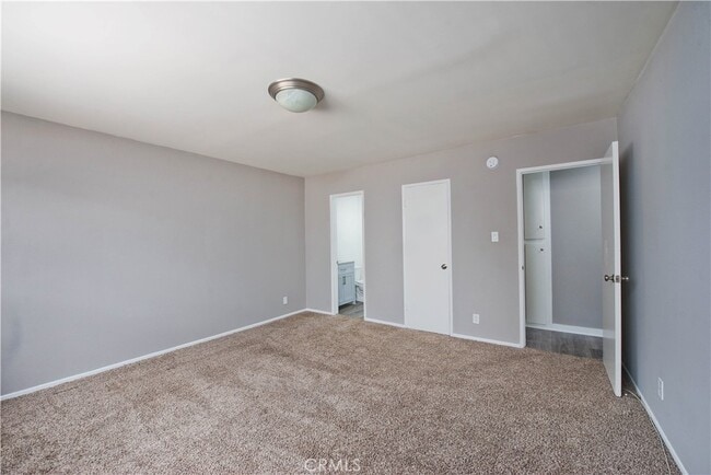 Building Photo - 5415 Newcastle Ave