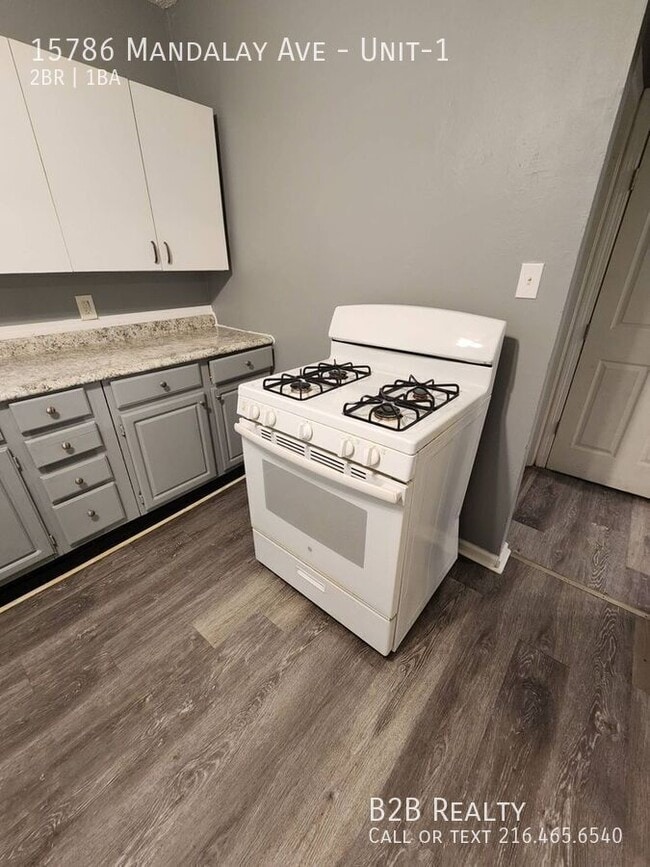 Building Photo - 15786 Mandalay Ave