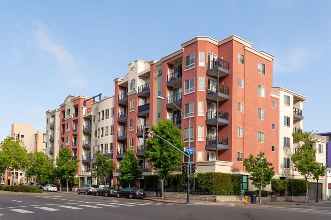 Building Photo - AMAZING 2/2 MARINA DISTRICT CONDO WITH 2 A...