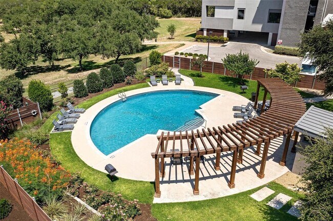 Building Photo - 5921 Hiline Rd