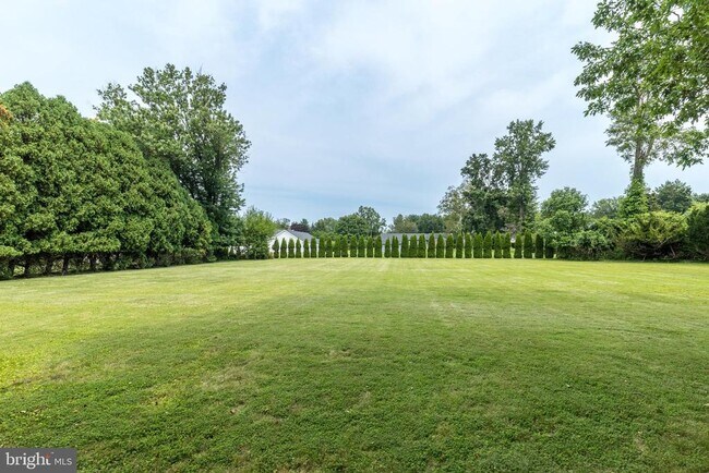 Building Photo - 38 Chestnut Valley Dr