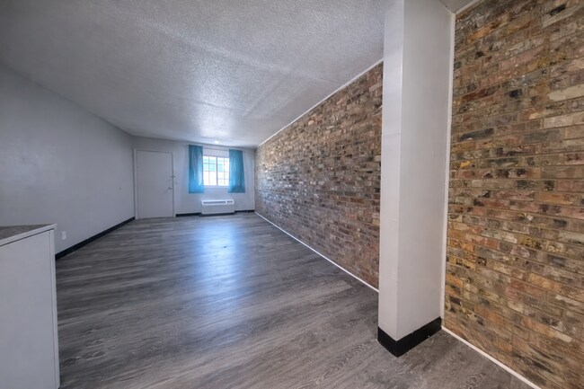Building Photo - Studio Apartment | All Utilities Included | One Flat Rate | Columbus KS