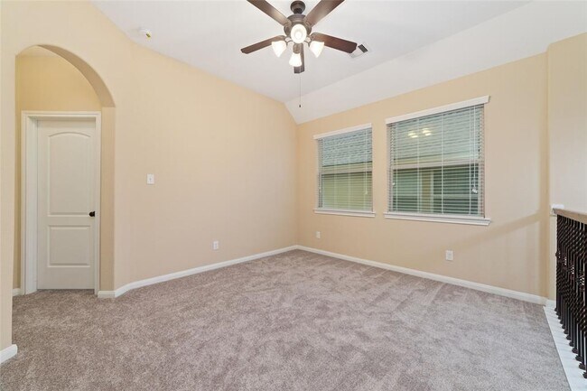 Building Photo - 9 Cheswood Manor Drive