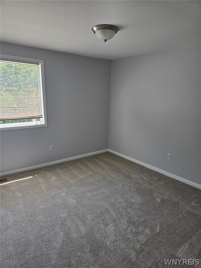 Building Photo - 1283 Peppertree Dr