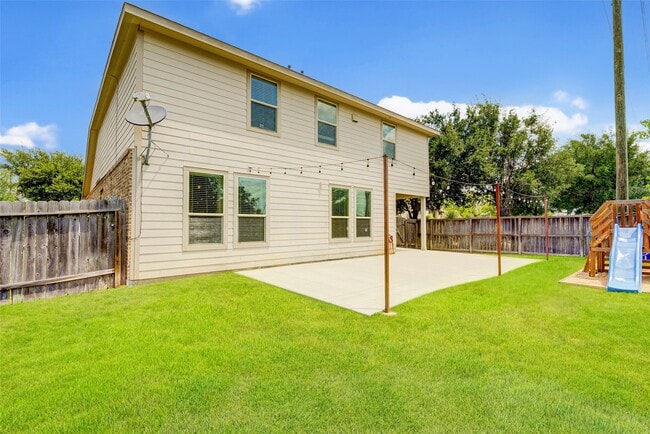 Building Photo - 15003 Telge Lake Trail