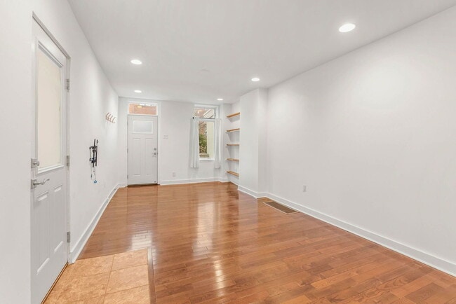 Building Photo - 918 N 26th St