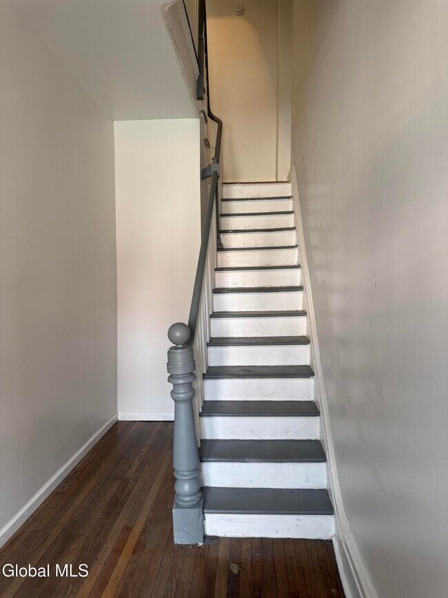 Building Photo - 346 Madison Ave