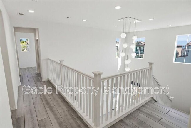 Building Photo - 27623 Solana Wy