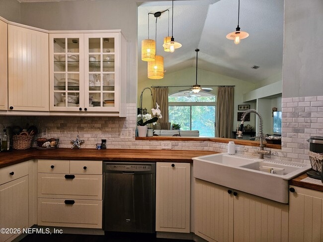 Building Photo - 216 Salt Grass Ct