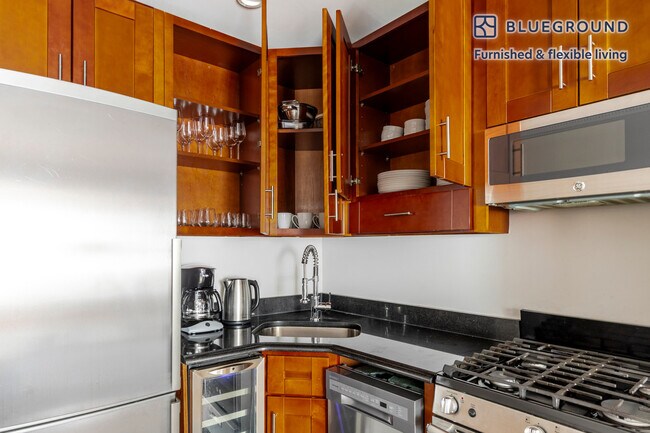 Building Photo - 1373 1st Ave