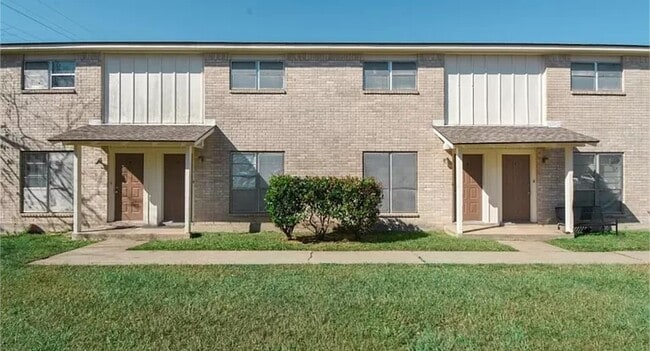 Building Photo - 127 Regency Ave