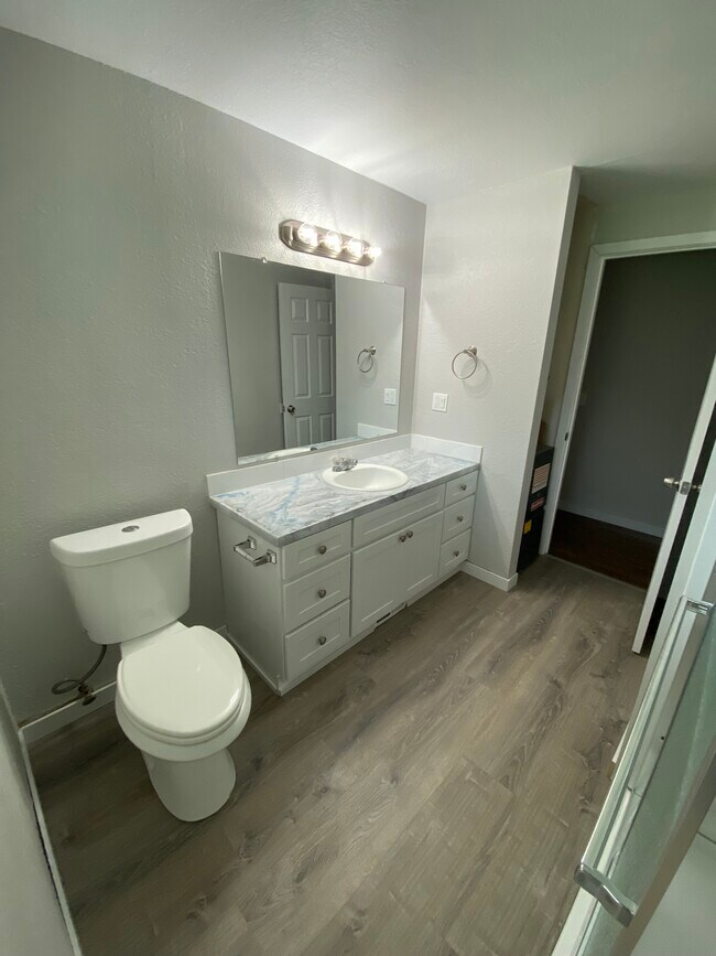 Building Photo - 309 Choker St SE