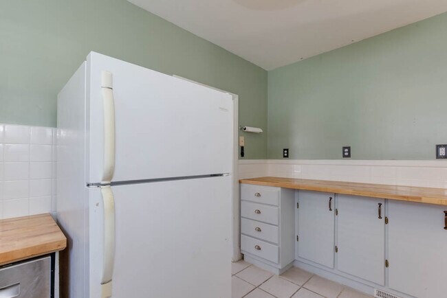 Building Photo - 407 Russell St