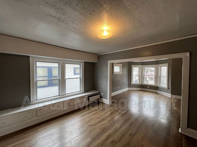 Building Photo - 10006 Lamontier Ave