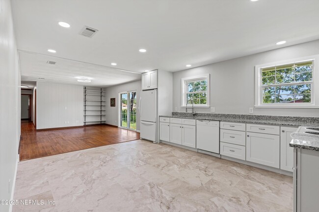 Building Photo - 5127 Lourcey Rd