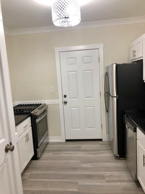 Building Photo - 1417 W Hutchinson St