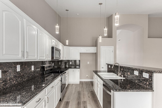 Building Photo - 2319 E San Tan Dr