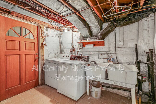 Building Photo - 7412 Marc Dr