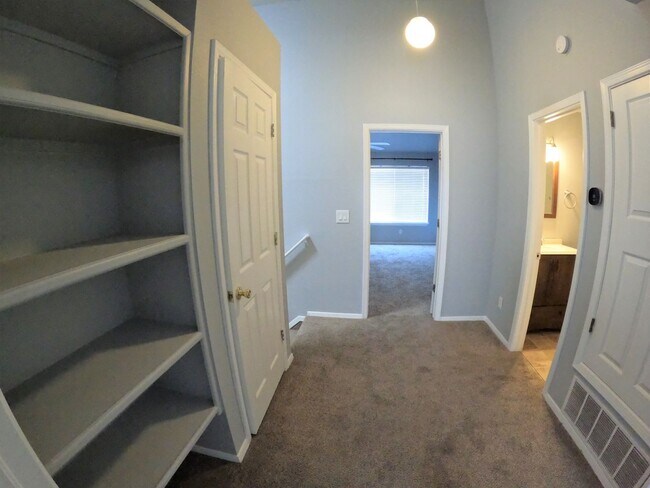 Building Photo - 3867 Thurston Ct