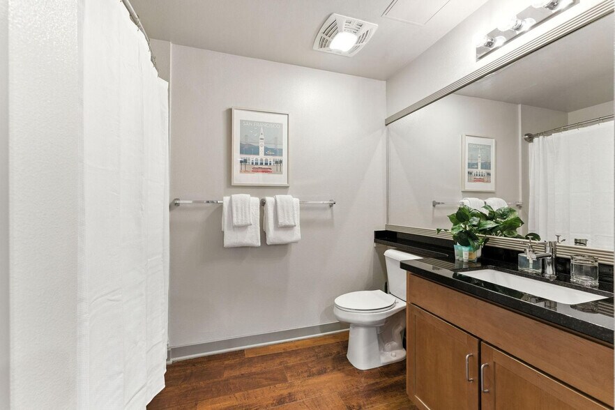 Building Photo - 355 Berry St