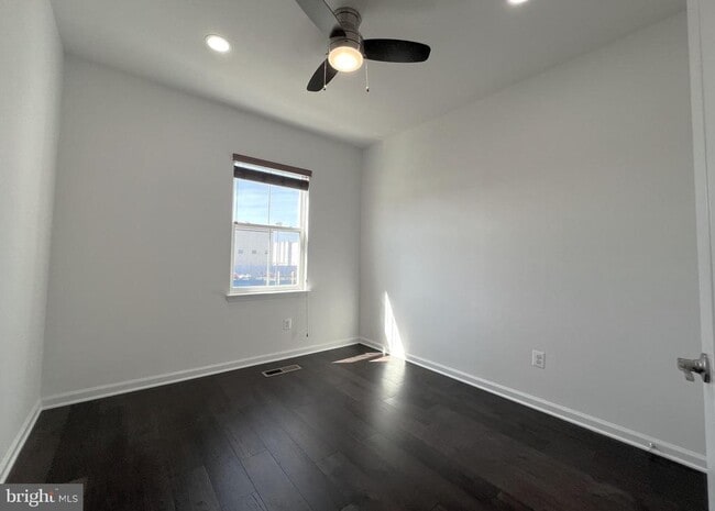 Building Photo - 3092 Alan Shepard St