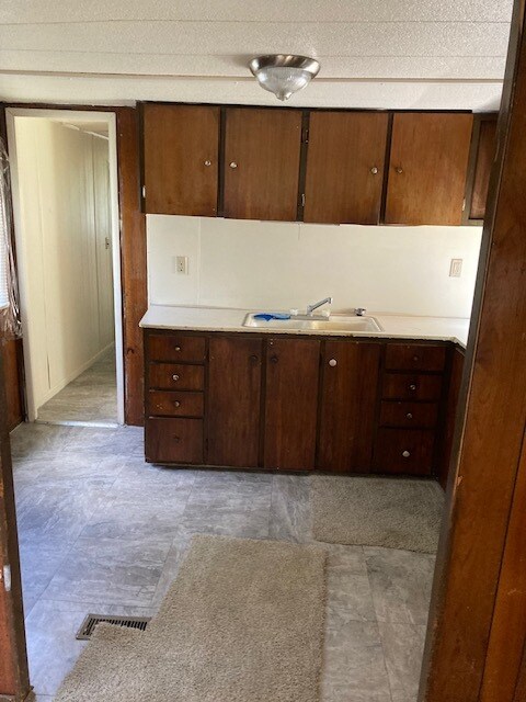 Building Photo - 1300 Franklin Rd