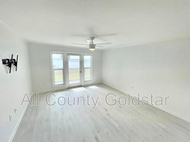 Building Photo - 4410 Warren Ave