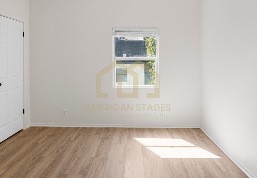 Building Photo - 414 W Walnut Ave