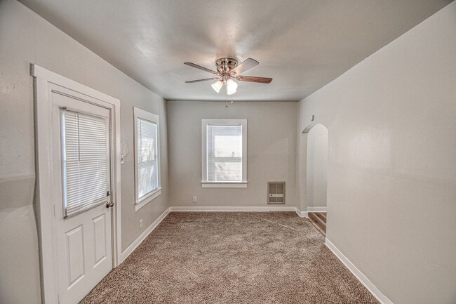 Building Photo - Affordable Campus Rental Home