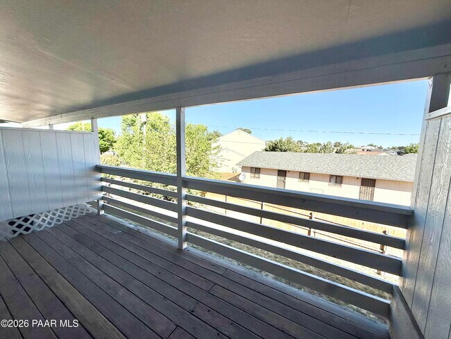 Building Photo - 3160 N Navajo Dr