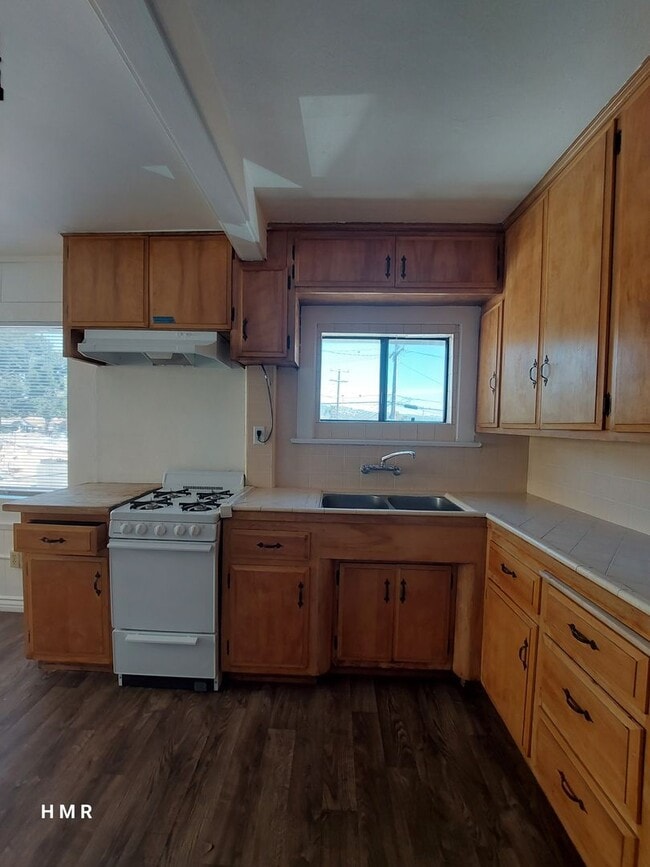 Building Photo - 4604 Durfee Ave