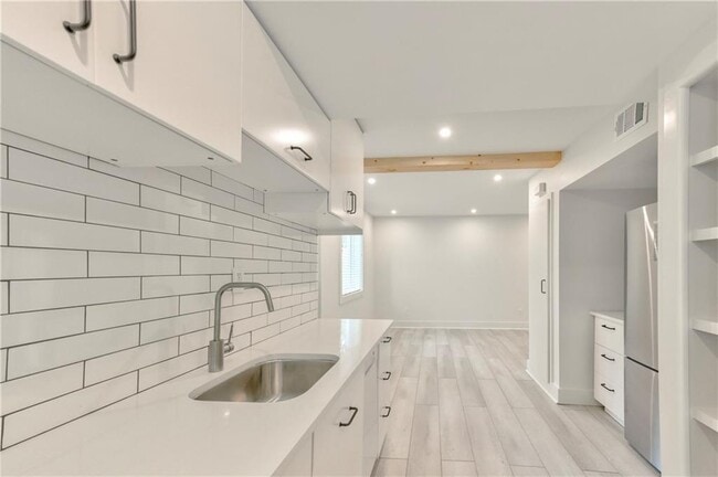 Building Photo - 109 Wyman St SE