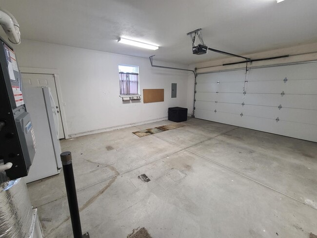 Building Photo - 16680 Cabin Lake Ln