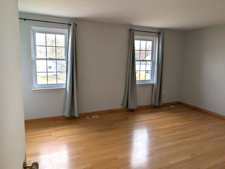 Master Bedroom - 21765 Flanders St