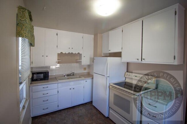 Building Photo - Newly listed 3Bd/1Ba House | Near Midtown: Modern Touches!
