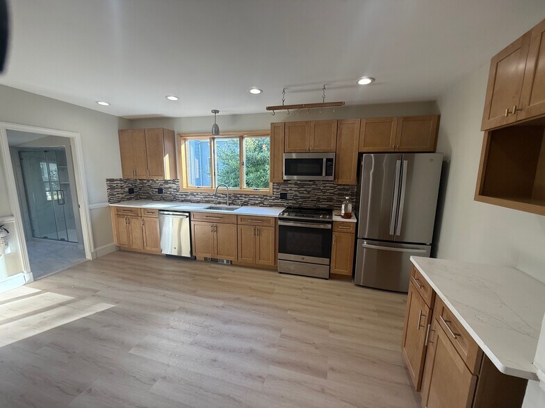 Primary Photo - 48 Shannon St