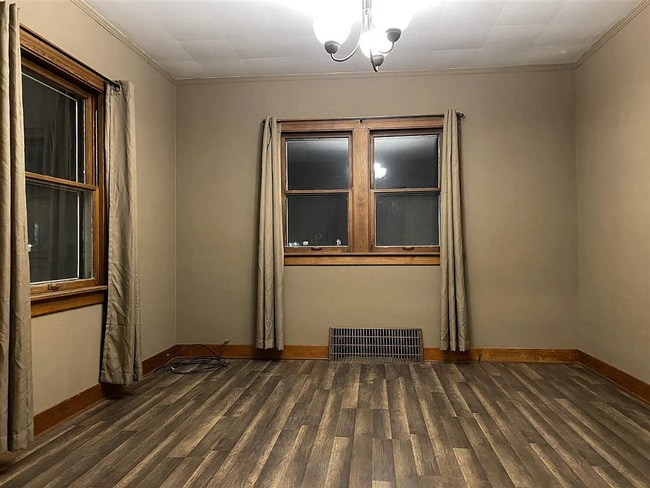 Building Photo - 207 N Pine-