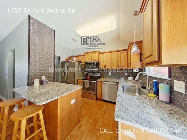Building Photo - 1952 Bright Water Dr