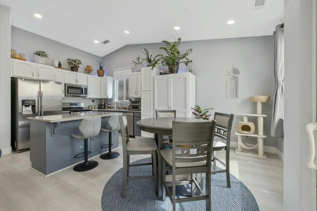 Building Photo - 2785 Eshom Creek Ct